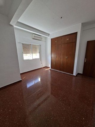 Piso en alquiler en Los Remedios en Sevilla