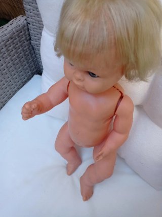 Muñeca antigua Yobanna.