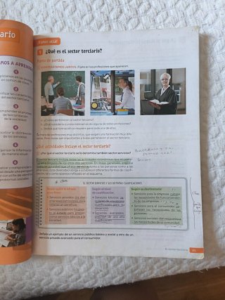 Geografía e Historia, 3 secundaria. Revuela