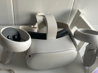 Meta Oculus Quest 2 VR