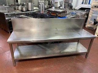 Mesa de cocina profesional acero inoxidable