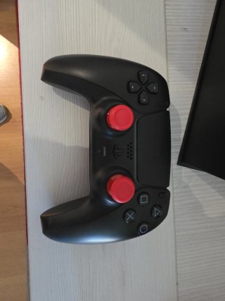 Mando Scuf PS5 Negro con detalles rojos