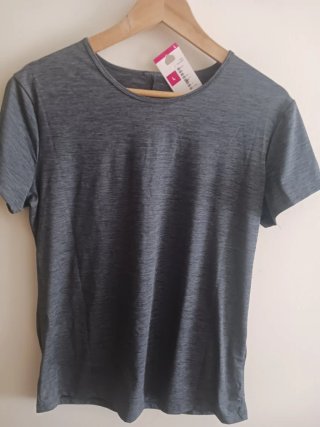 Camiseta deportiva mujer L nueva
