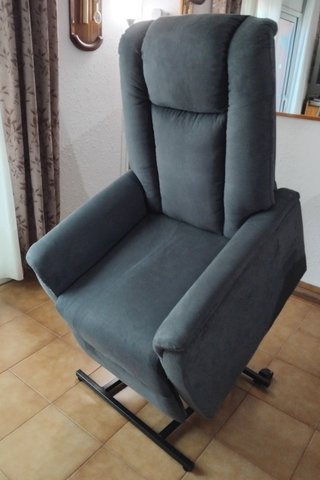 Sillón reclinable levanta-personas gris