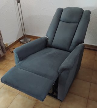 Sillón reclinable levanta-personas gris