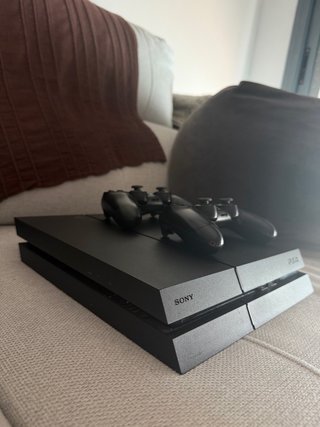 PS4 500 GB Negra + 2 Mandos