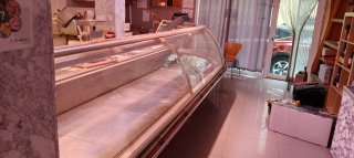 Vitrina de cristal curvo para carnicería