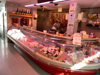 Vitrina de cristal curvo para carnicería