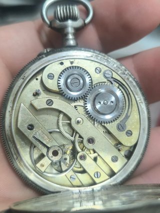 Reloj de bolsillo plata antiguo