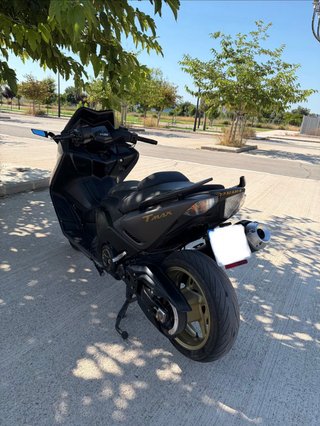 Yamaha TMAX 530 Black Max Maxi Scooter