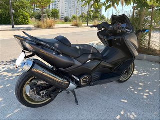 Yamaha TMAX 530 Black Max Maxi Scooter