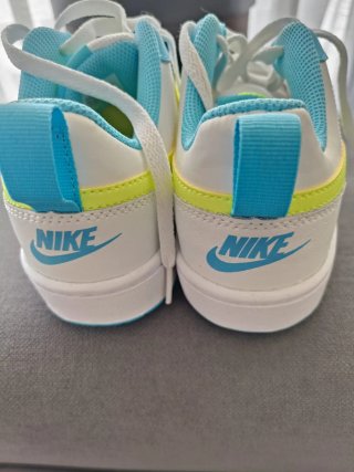 Tenis Nike Blanco/Turquesa/Neón