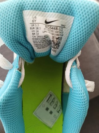 Tenis Nike Blanco/Turquesa/Neón