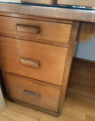 Scrivania in legno massello