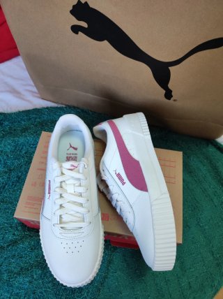 Zapatillas Puma Blancas y Rosas