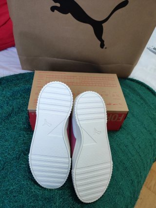 Zapatillas Puma Blancas y Rosas