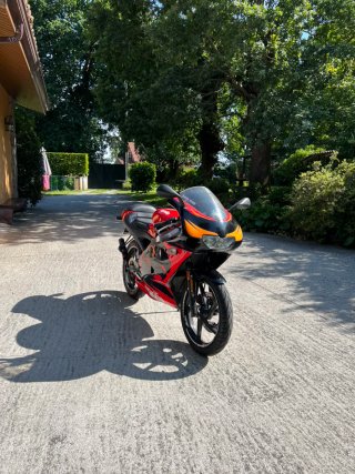 Aprilia rs50 malossi mhr team