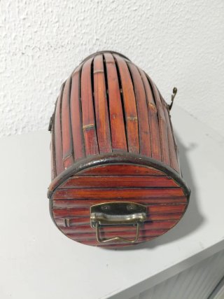 Cassa di legno e bambù