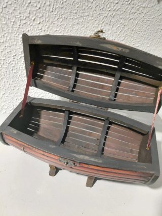 Cassa di legno e bambù