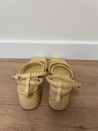 Sandalias Stradivarius beige T36
