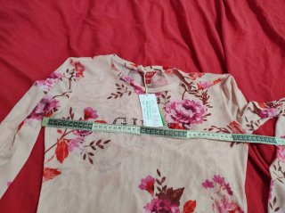 Blusa Guess floral manga larga