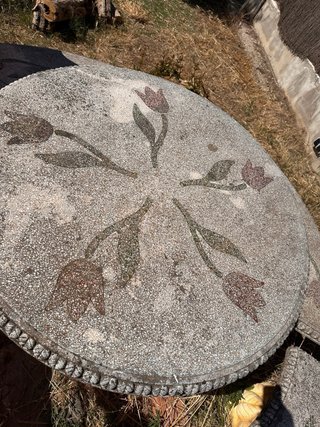 Tavolo e panche in pietra