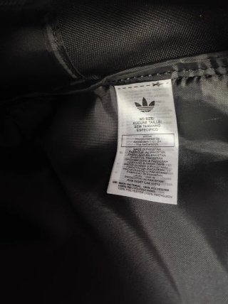 Mochila Adidas Negra y Gris Camuflaje 40x30x14cm