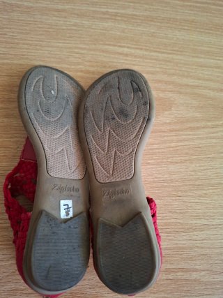 Sandalias rojas de verano