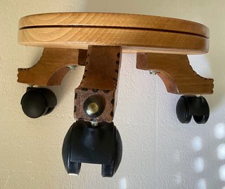 Sottovaso Legno Fatto a Mano con Ruote