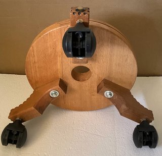 Sottovaso Legno Fatto a Mano con Ruote