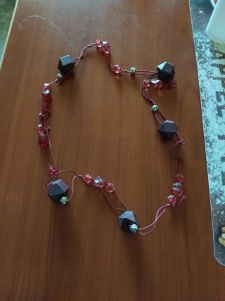 Collana donna con perle rosse e marroni