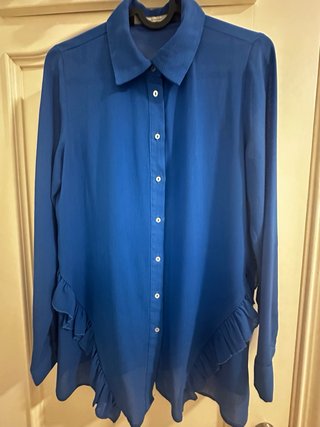 Elegante Camisa Zara azul volantes talla XS