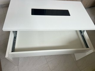 Mesa de centro elevable blanca