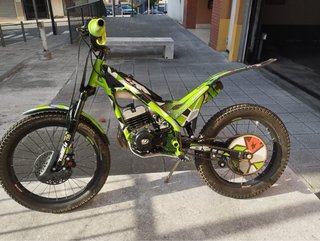Moto infantil de Trial Verde y Negra