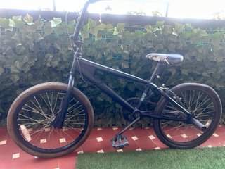 Bicicleta BMX negra