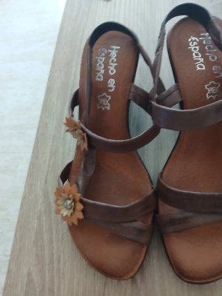 Sandalias tacón cuña flor talla 36
