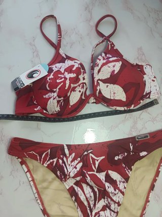 Bikini red point Rojo talla 42C Estampado Flo