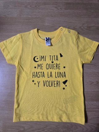 Camiseta Mi Tita me quiere hasta la luna 12 meses