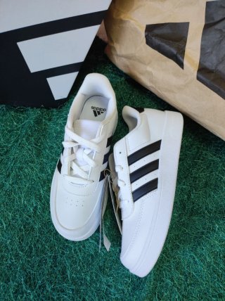 Zapatillas Adidas Blancas y Negras