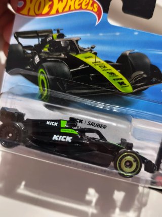 Hot Wheels F1 Team Kick Sauber 154/250
