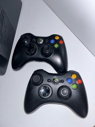 Xbox 360 + 2 Mandos Negros