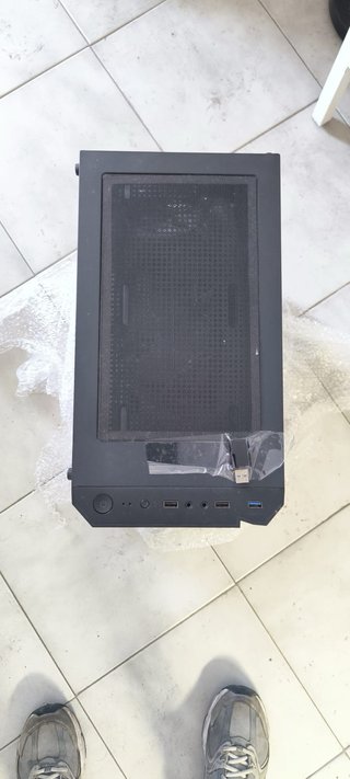 Torre PC Gamer Hyte
