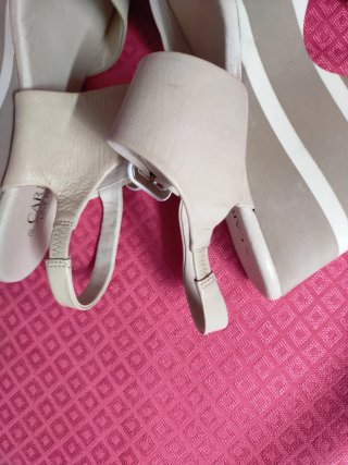 Sandalias Carmela Beige Talla 40