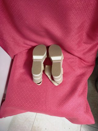 Sandalias Carmela Beige Talla 40