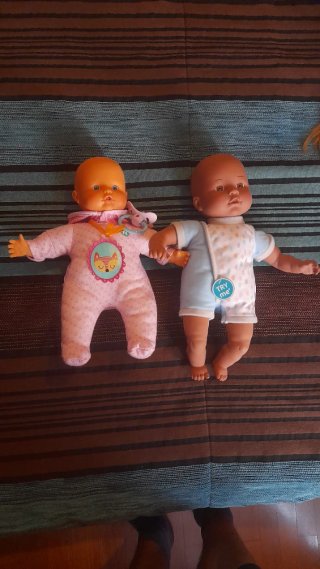 Lote de 2 muñecos, uno Nenuco