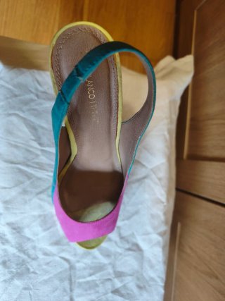 Zapatos Peep Toe Antelina Multicolor tacón dorado