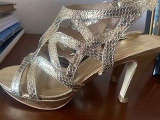 Sandalias Doradas Tacón