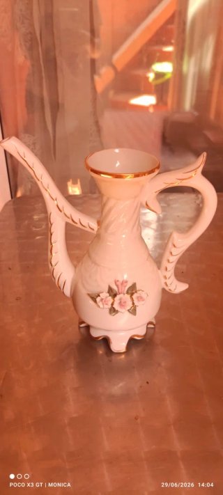 Jarrón decorativo de porcelana vintage con flores