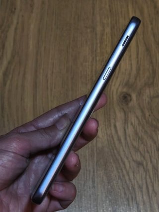 Samsung Galaxy J6 + cargador y funda