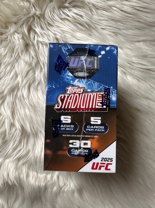 Caja Topps Stadium Club UFC 2025